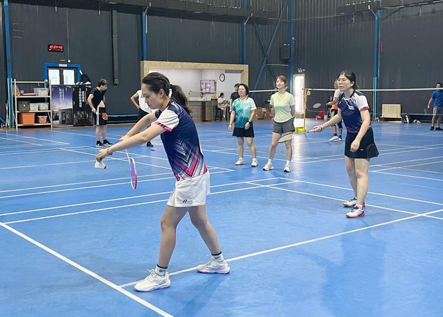 球赛成功举 球赛成功举