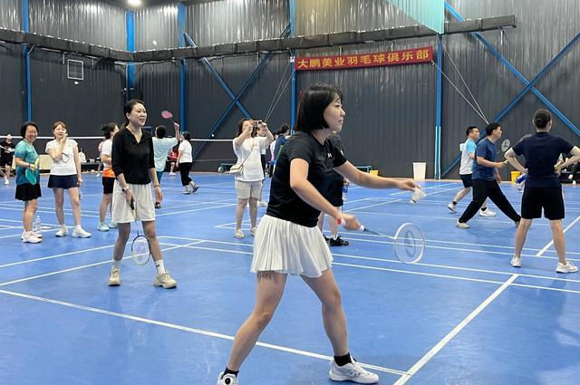 年创客羽毛, 年创客羽毛 年创客羽毛, 年创客羽毛