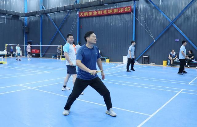 球赛成功举 球赛成功举