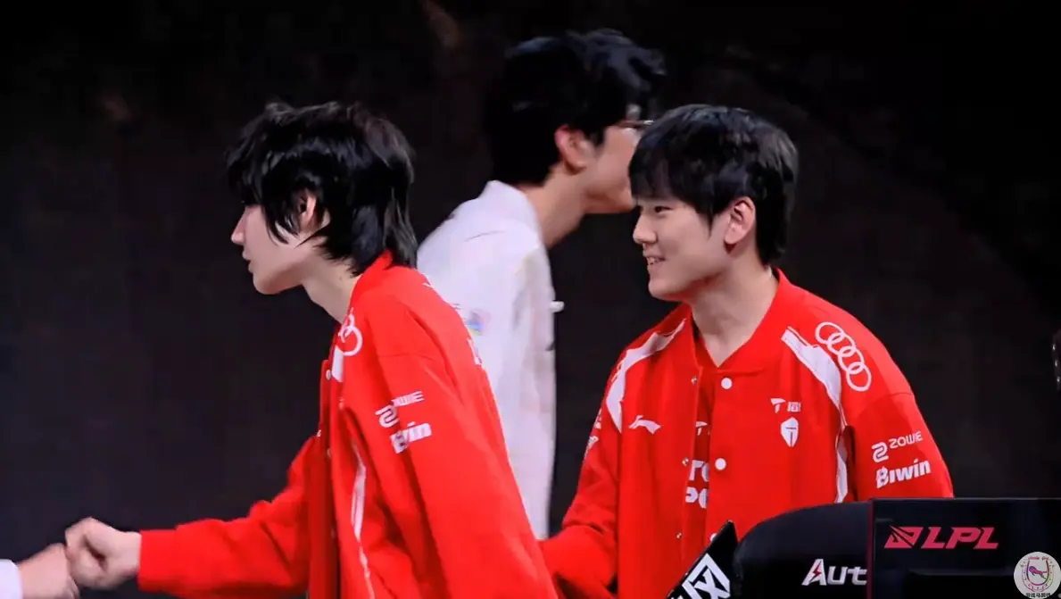 人是辅助, 己给对手机 人是辅助, 己给对手机