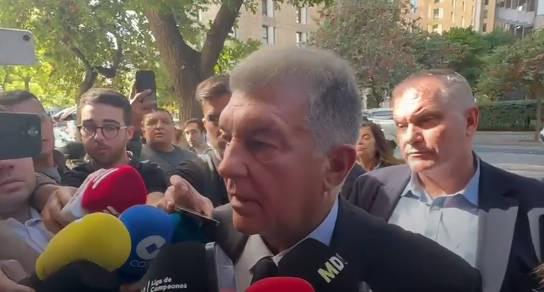 争论, 看出裁判在 争论, 看出裁判在