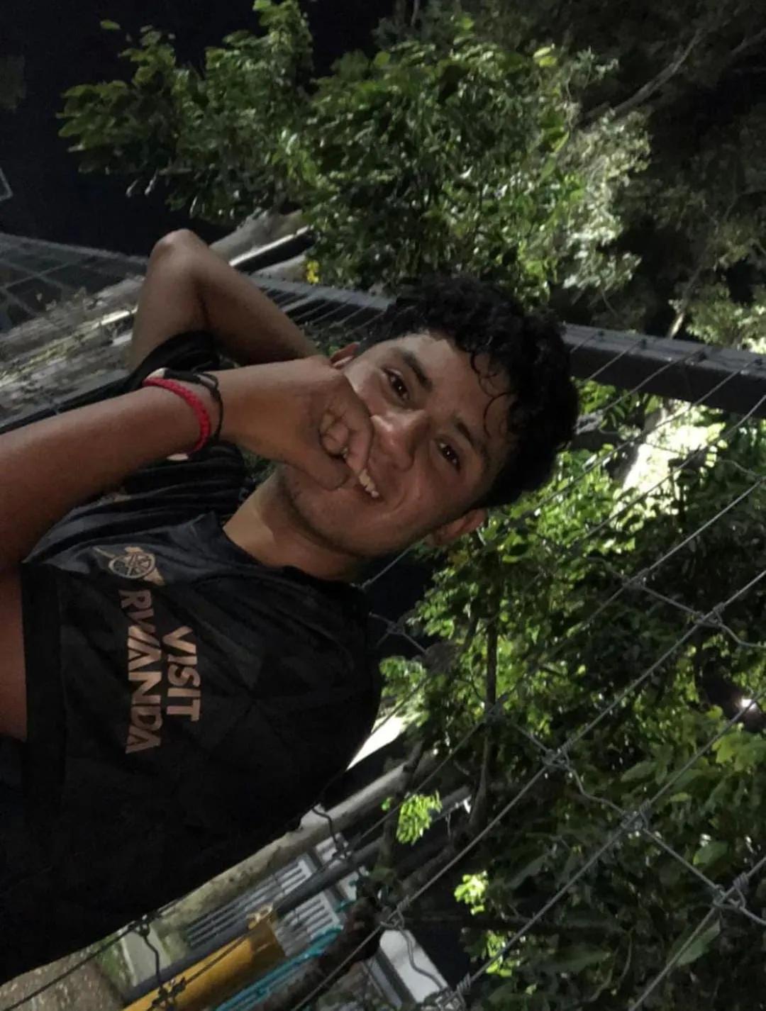 托雷斯在下, 毒蛇, 据悉 托雷斯在下, 毒蛇, 据悉